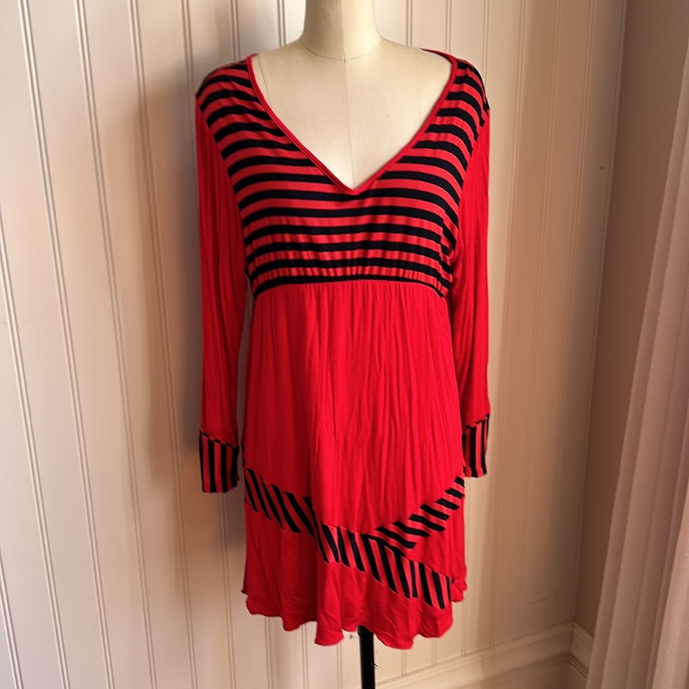 Aster Red top wit black stripes.  Tunic style.